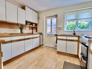 Kitchen- click for photo gallery